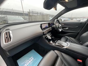 Mercedes-Benz Eqc 400 AMG LINE PREMIUM 4M