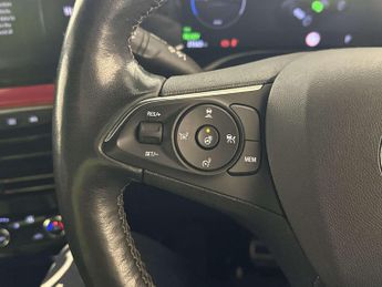Vauxhall Mokka Electric 50kWh SRi Premium SUV 5dr Electric Auto (136 ps)
