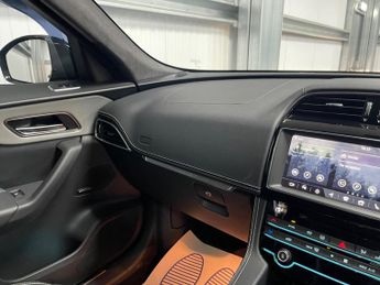 Jaguar F-PACE 2.0 D240 Chequered Flag Auto AWD Euro 6 (s/s) 5dr