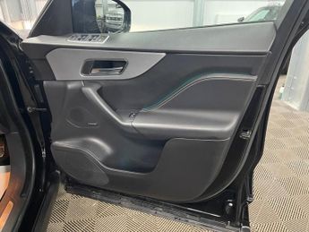 Jaguar F-PACE 2.0 D240 Chequered Flag Auto AWD Euro 6 (s/s) 5dr