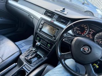 Skoda Superb 2.0 TDI Elegance DSG Euro 5 (s/s) 5dr