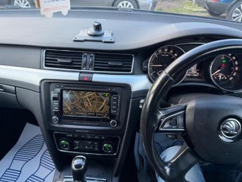 Skoda Superb 2.0 TDI Elegance DSG Euro 5 (s/s) 5dr