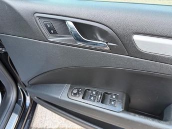 Skoda Superb 2.0 TDI Elegance DSG Euro 5 (s/s) 5dr