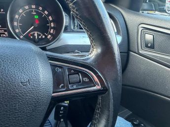 Skoda Superb 2.0 TDI Elegance DSG Euro 5 (s/s) 5dr