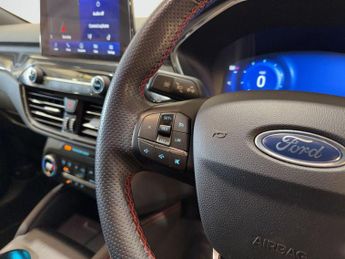 Ford Kuga 2.5 EcoBoost Duratec 14.4kWh ST-Line CVT Euro 6 (s/s) 5dr