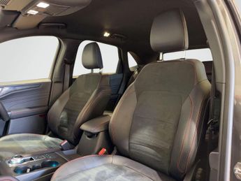 Ford Kuga 2.5 EcoBoost Duratec 14.4kWh ST-Line CVT Euro 6 (s/s) 5dr