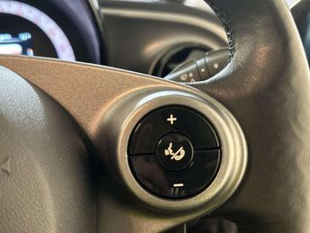 Smart forfour 17.6kWh Premium Hatchback 5dr Electric Auto (22kW Charger) (82 p