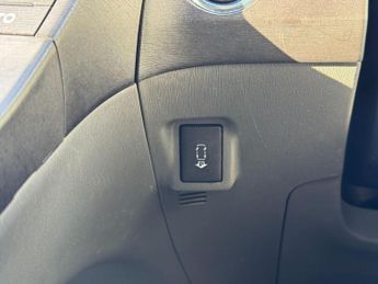 Toyota Prius 1.8 VVT-h T Spirit 10th Anniversary CVT Euro 5 (s/s) 5dr