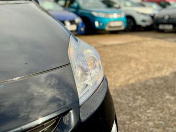 Toyota Prius 1.8 VVT-h T Spirit 10th Anniversary CVT Euro 5 (s/s) 5dr