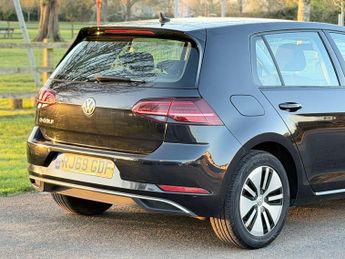 Volkswagen e-Golf 35.8kWh e-Golf Auto 5dr