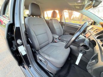 Volkswagen e-Golf 35.8kWh e-Golf Auto 5dr