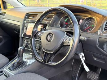 Volkswagen e-Golf 35.8kWh e-Golf Auto 5dr