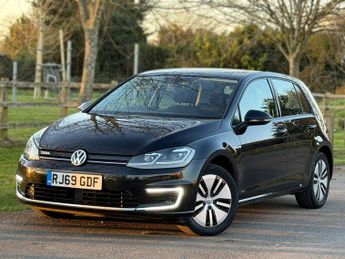 Volkswagen e-Golf 35.8kWh e-Golf Auto 5dr