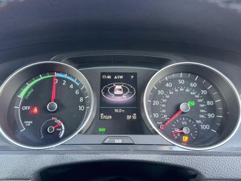 Volkswagen e-Golf 35.8kWh e-Golf Auto 5dr