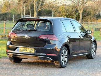 Volkswagen e-Golf 35.8kWh e-Golf Auto 5dr