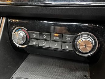 MG MG ZS 44.5kWh Exclusive Auto 5dr