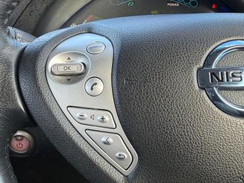 Nissan Leaf 30kWh Tekna Auto 5dr