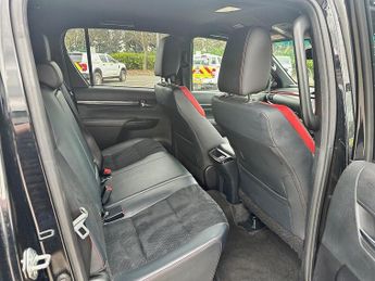 Toyota Hilux 2.8 D-4D GR SPORT Pickup Double Cab 4dr Diesel Auto 4WD Euro 6 (