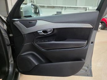 Volvo XC90 2.0h T8 Twin Engine 11.6kWh R-Design Auto 4WD Euro 6 (s/s) 5dr