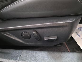 Ford Focus 1.0T EcoBoost MHEV ST-Line Vignale DCT Euro 6 (s/s) 5dr