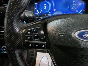 Ford Kuga 2.5 EcoBoost Duratec 14.4kWh ST-Line First Edition CVT Euro 6 (s