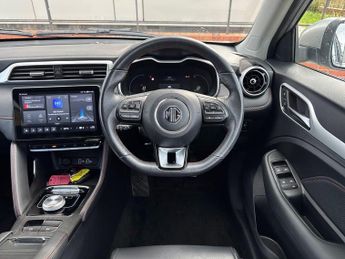 MG MG ZS 72.6kWh Trophy Connect Long Range Auto 5dr