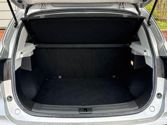 MG MG ZS 72.6kWh Trophy Connect Long Range Auto 5dr