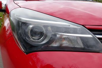 Toyota Yaris 1.5 VVT-h Excel E-CVT Euro 6 5dr (15in Alloy)