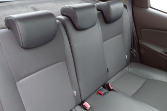 Toyota Yaris 1.5 VVT-h Excel E-CVT Euro 6 5dr (15in Alloy)