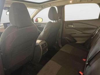 Nissan Qashqai 1.3 DIG-T MHEV N-Connecta SUV 5dr Petrol Hybrid XTRON Euro 6 (s/