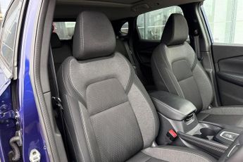 Nissan Qashqai 1.3 DIG-T (158ps) N-Connecta [Glass Roof]