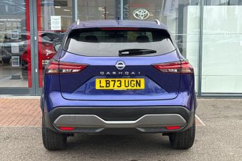 Nissan Qashqai 1.3 DIG-T (158ps) N-Connecta [Glass Roof]