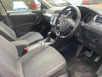 Volkswagen Tiguan 2.0 TDI BlueMotion Tech SE Navigation DSG 4Motion Euro 6 (s/s) 5