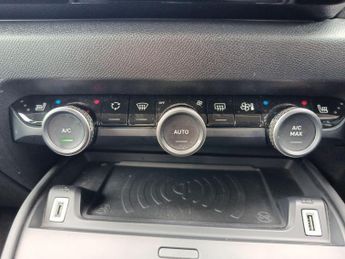Citroen e-C4 50kWh Shine Plus Hatchback 5dr Electric Auto (7.4kW Charger) (13