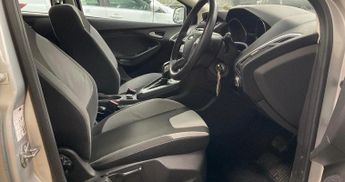 Ford Focus 1.6 Zetec Powershift Euro 5 5dr