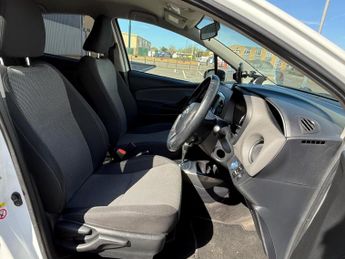 Toyota Yaris 1.5 VVT-h Icon E-CVT Euro 6 5dr