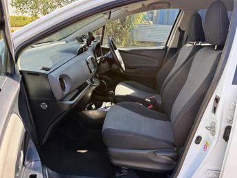 Toyota Yaris 1.5 VVT-h Icon E-CVT Euro 6 5dr