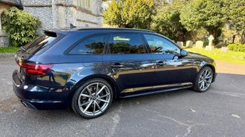 Audi A4 Avant 2.0 TFSI Black Edition S Tronic quattro Euro 6 (s/s) 5dr