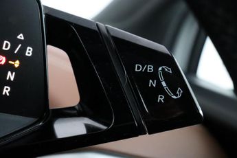 Volkswagen ID.4 Pro Performance 77kWh Life Auto 5dr