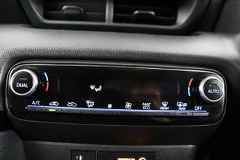 Toyota Yaris 1.5 VVT-h GR SPORT E-CVT Euro 6 (s/s) 5dr