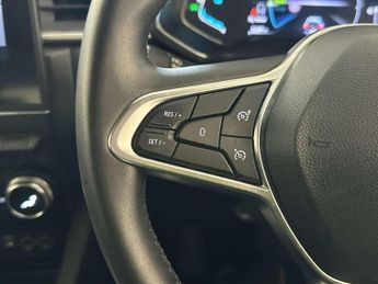 Renault Captur 1.6 E-TECH SE Edition SUV 5dr Petrol Hybrid Auto Euro 6 (s/s) (1