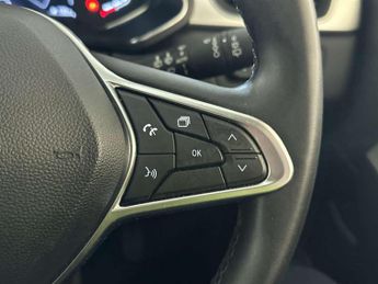 Renault Captur 1.6 E-TECH SE Edition SUV 5dr Petrol Hybrid Auto Euro 6 (s/s) (1