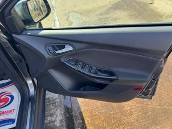 Ford Focus 1.0T EcoBoost Titanium Auto Euro 6 (s/s) 5dr
