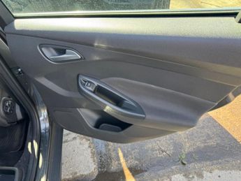 Ford Focus 1.0T EcoBoost Titanium Auto Euro 6 (s/s) 5dr