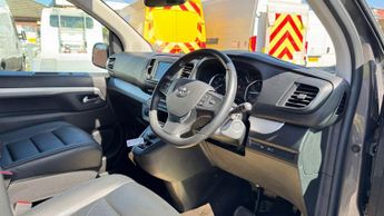 Toyota PROACE Verso 2.0D Family Medium MPV Auto MWB Euro 6 (s/s) 5dr (8 Seat)