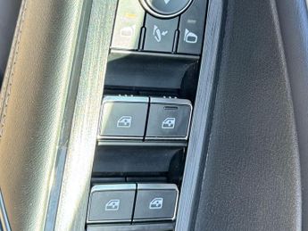 Nissan Qashqai 1.3 DIG-T MHEV Tekna Euro 6 (s/s) 5dr