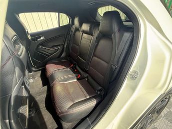 Mercedes-Benz GLA 2.1 GLA220d AMG Line (Premium) 7G-DCT 4MATIC Euro 6 (s/s) 5dr