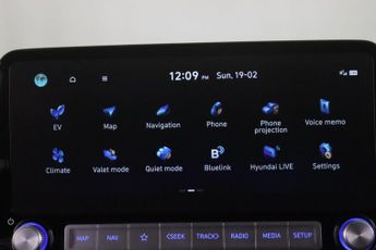 Hyundai KONA 39kWh Premium Auto 5dr (10.5kW Charger)