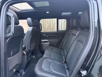 Land Rover Defender 110 3.0 D250 MHEV X-Dynamic SE Auto 4WD Euro 6 (s/s) 5dr