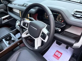 Land Rover Defender 110 3.0 D250 MHEV X-Dynamic SE Auto 4WD Euro 6 (s/s) 5dr